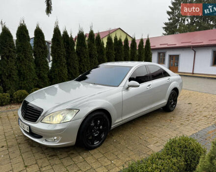 Серый Мерседес С Класс, объемом двигателя 3.5 л и пробегом 285 тыс. км за 7600 $, фото 1 на Automoto.ua