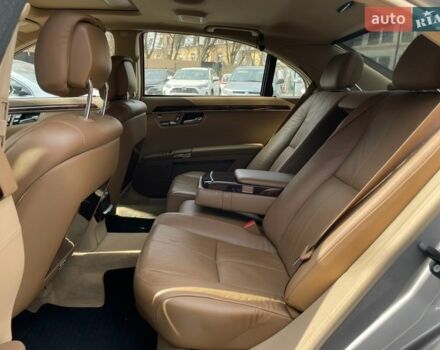 Серый Мерседес С Класс, объемом двигателя 3.5 л и пробегом 213 тыс. км за 8800 $, фото 12 на Automoto.ua