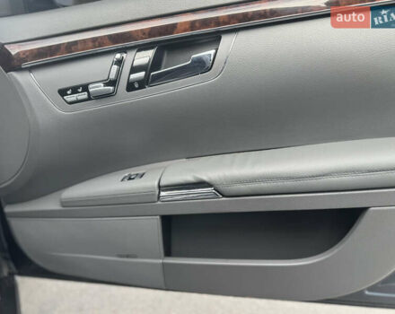 Серый Мерседес С Класс, объемом двигателя 4.66 л и пробегом 280 тыс. км за 8999 $, фото 8 на Automoto.ua