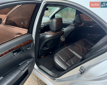 Серый Мерседес С Класс, объемом двигателя 3 л и пробегом 295 тыс. км за 7950 $, фото 7 на Automoto.ua