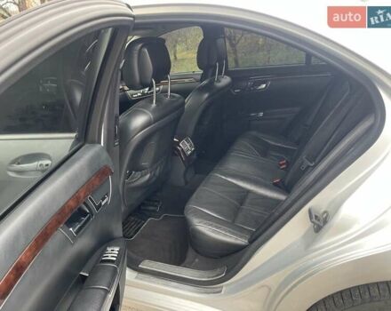 Серый Мерседес С Класс, объемом двигателя 3 л и пробегом 325 тыс. км за 9999 $, фото 11 на Automoto.ua