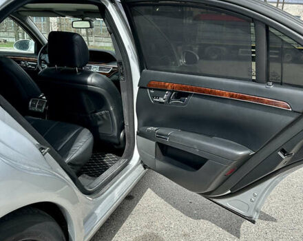 Серый Мерседес С Класс, объемом двигателя 3.5 л и пробегом 245 тыс. км за 10900 $, фото 31 на Automoto.ua