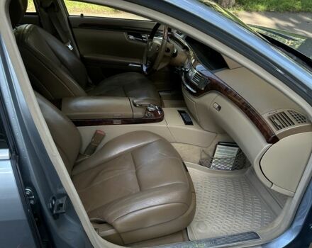 Сірий Мерседес С Клас, об'ємом двигуна 5.5 л та пробігом 312 тис. км за 6300 $, фото 9 на Automoto.ua
