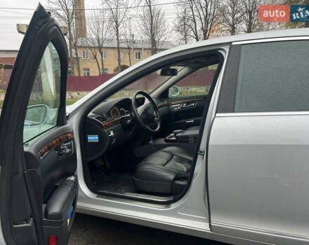 Серый Мерседес С Класс, объемом двигателя 3.5 л и пробегом 131 тыс. км за 10000 $, фото 2 на Automoto.ua