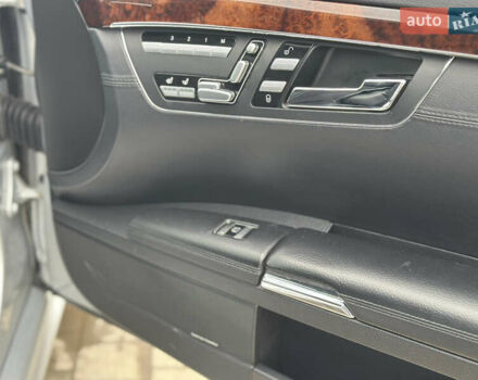 Сірий Мерседес С Клас, об'ємом двигуна 3.5 л та пробігом 191 тис. км за 12200 $, фото 25 на Automoto.ua