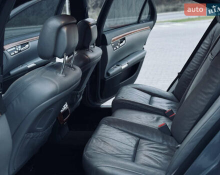 Серый Мерседес С Класс, объемом двигателя 5 л и пробегом 240 тыс. км за 8000 $, фото 17 на Automoto.ua