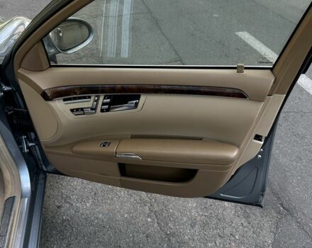 Сірий Мерседес С Клас, об'ємом двигуна 5.5 л та пробігом 312 тис. км за 6300 $, фото 10 на Automoto.ua