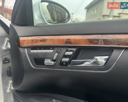 Серый Мерседес С Класс, объемом двигателя 3 л и пробегом 231 тыс. км за 11350 $, фото 32 на Automoto.ua