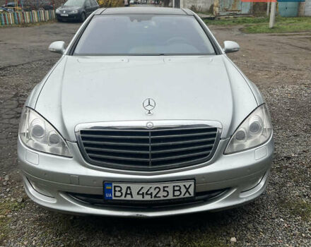 Серый Мерседес С Класс, объемом двигателя 3.5 л и пробегом 131 тыс. км за 10000 $, фото 6 на Automoto.ua