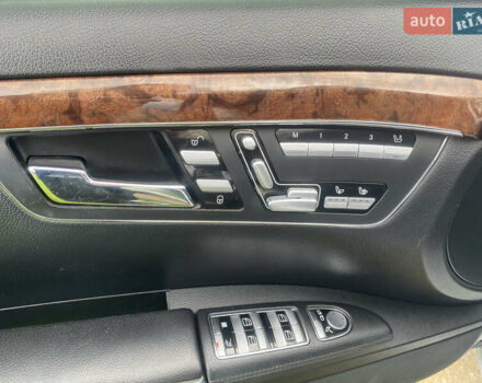 Сірий Мерседес С Клас, об'ємом двигуна 3.5 л та пробігом 245 тис. км за 11000 $, фото 19 на Automoto.ua