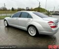 Сірий Мерседес С Клас, об'ємом двигуна 4 л та пробігом 220 тис. км за 9999 $, фото 1 на Automoto.ua