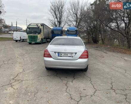 Серый Мерседес С Класс, объемом двигателя 3 л и пробегом 325 тыс. км за 9999 $, фото 4 на Automoto.ua