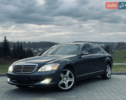 Серый Мерседес С Класс, объемом двигателя 5 л и пробегом 240 тыс. км за 8000 $, фото 2 на Automoto.ua