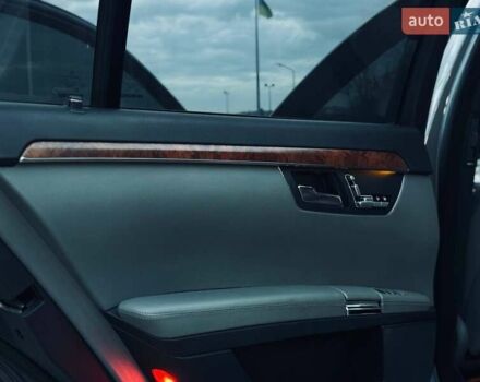 Серый Мерседес С Класс, объемом двигателя 4.66 л и пробегом 240 тыс. км за 7999 $, фото 26 на Automoto.ua