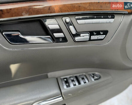 Серый Мерседес С Класс, объемом двигателя 3 л и пробегом 280 тыс. км за 12500 $, фото 31 на Automoto.ua