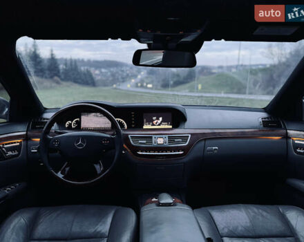 Серый Мерседес С Класс, объемом двигателя 5 л и пробегом 240 тыс. км за 8000 $, фото 31 на Automoto.ua