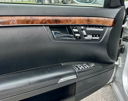 Серый Мерседес С Класс, объемом двигателя 3.5 л и пробегом 245 тыс. км за 10900 $, фото 23 на Automoto.ua