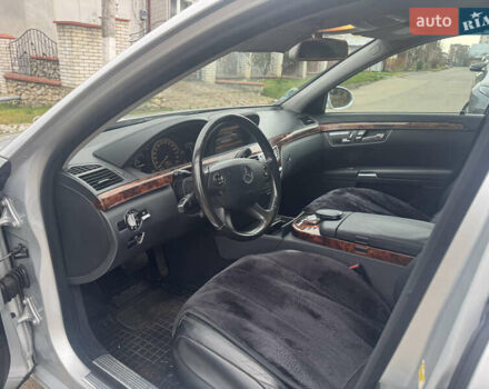 Серый Мерседес С Класс, объемом двигателя 3 л и пробегом 231 тыс. км за 11350 $, фото 9 на Automoto.ua