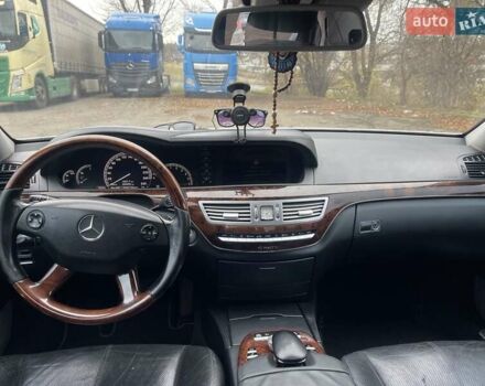 Серый Мерседес С Класс, объемом двигателя 3 л и пробегом 325 тыс. км за 9999 $, фото 13 на Automoto.ua