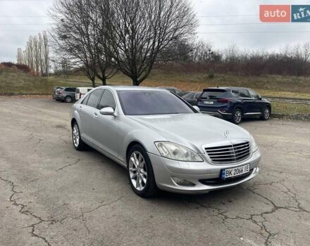 Серый Мерседес С Класс, объемом двигателя 3 л и пробегом 325 тыс. км за 9999 $, фото 1 на Automoto.ua