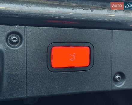 Серый Мерседес С Класс, объемом двигателя 5 л и пробегом 240 тыс. км за 8000 $, фото 18 на Automoto.ua