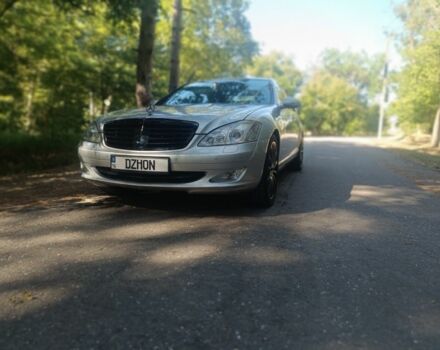 Серый Мерседес С Класс, объемом двигателя 3.5 л и пробегом 206 тыс. км за 8900 $, фото 1 на Automoto.ua