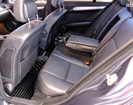 Серый Мерседес С Класс, объемом двигателя 3 л и пробегом 198 тыс. км за 8900 $, фото 7 на Automoto.ua