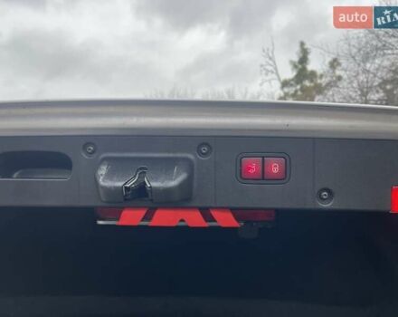 Серый Мерседес С Класс, объемом двигателя 3 л и пробегом 325 тыс. км за 9999 $, фото 9 на Automoto.ua