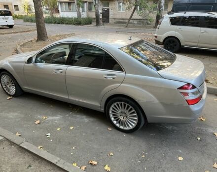 Мерседес С Класс 2007 в Николаеве на Automoto.ua Серый Мерседес С Класс, объемом двигателя 4 л и пробегом 221 тыс. км за 9500 $, фото 2 на Automoto.ua