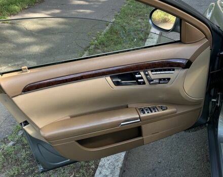 Сірий Мерседес С Клас, об'ємом двигуна 5.5 л та пробігом 312 тис. км за 6300 $, фото 17 на Automoto.ua