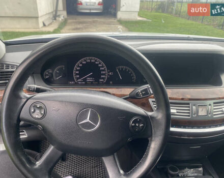 Сірий Мерседес С Клас, об'ємом двигуна 3.5 л та пробігом 245 тис. км за 11000 $, фото 22 на Automoto.ua