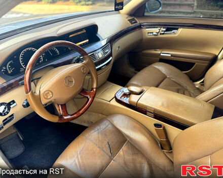 Мерседес С Класс 2007 в Харькове на Automoto.ua Серый Мерседес С Класс, объемом двигателя 5.5 л и пробегом 321 тыс. км за 12500 $, фото 6 на Automoto.ua