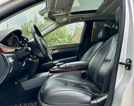 Серый Мерседес С Класс, объемом двигателя 3.5 л и пробегом 245 тыс. км за 10900 $, фото 27 на Automoto.ua