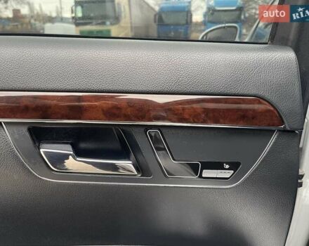 Серый Мерседес С Класс, объемом двигателя 3 л и пробегом 325 тыс. км за 9999 $, фото 14 на Automoto.ua