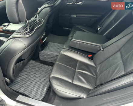 Сірий Мерседес С Клас, об'ємом двигуна 3.5 л та пробігом 191 тис. км за 12200 $, фото 27 на Automoto.ua