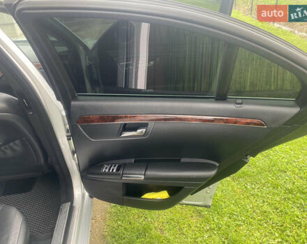 Сірий Мерседес С Клас, об'ємом двигуна 3.5 л та пробігом 245 тис. км за 11000 $, фото 11 на Automoto.ua