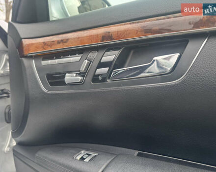 Серый Мерседес С Класс, объемом двигателя 3 л и пробегом 231 тыс. км за 11350 $, фото 30 на Automoto.ua