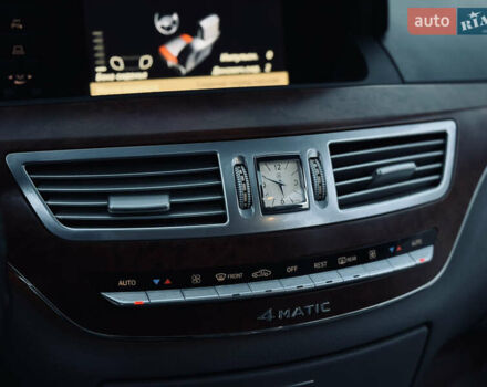 Серый Мерседес С Класс, объемом двигателя 5 л и пробегом 240 тыс. км за 8000 $, фото 24 на Automoto.ua