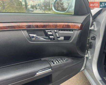 Серый Мерседес С Класс, объемом двигателя 3 л и пробегом 231 тыс. км за 11350 $, фото 2 на Automoto.ua