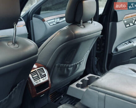 Серый Мерседес С Класс, объемом двигателя 5 л и пробегом 240 тыс. км за 8000 $, фото 22 на Automoto.ua