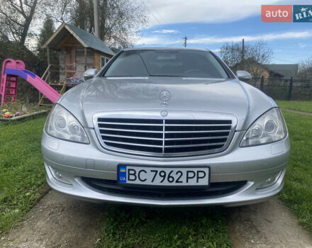 Сірий Мерседес С Клас, об'ємом двигуна 3.5 л та пробігом 245 тис. км за 11000 $, фото 1 на Automoto.ua