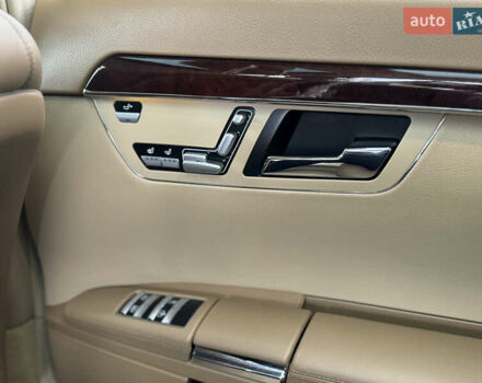 Серый Мерседес С Класс, объемом двигателя 5.5 л и пробегом 203 тыс. км за 14900 $, фото 23 на Automoto.ua