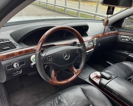 Сірий Мерседес С Клас, об'ємом двигуна 5.5 л та пробігом 238 тис. км за 9800 $, фото 6 на Automoto.ua