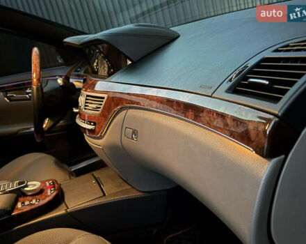 Мерседес С Клас 2008 у Ужгороді на Automoto.ua Сірий Мерседес С Клас, об'ємом двигуна 3 л та пробігом 231 тис. км за 10700 $, фото 86 на Automoto.ua