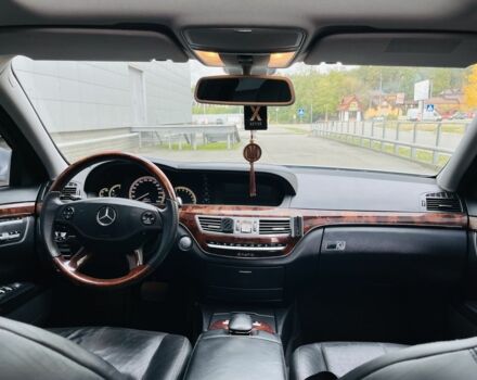 Сірий Мерседес С Клас, об'ємом двигуна 5.5 л та пробігом 238 тис. км за 9800 $, фото 8 на Automoto.ua