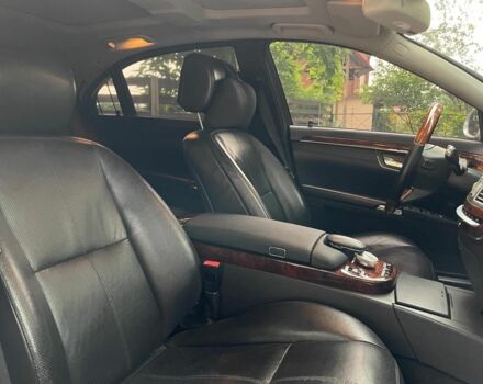 Серый Мерседес С Класс, объемом двигателя 5.5 л и пробегом 294 тыс. км за 12490 $, фото 28 на Automoto.ua