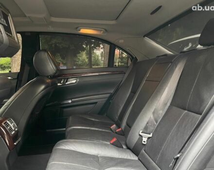 Серый Мерседес С Класс, объемом двигателя 5.5 л и пробегом 294 тыс. км за 12490 $, фото 22 на Automoto.ua