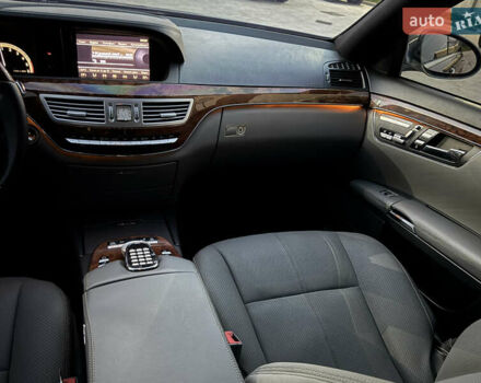 Мерседес С Клас 2008 у Ужгороді на Automoto.ua Сірий Мерседес С Клас, об'ємом двигуна 3 л та пробігом 231 тис. км за 10700 $, фото 49 на Automoto.ua