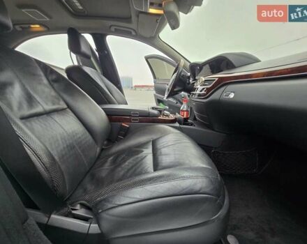 Серый Мерседес С Класс, объемом двигателя 5.5 л и пробегом 260 тыс. км за 10800 $, фото 13 на Automoto.ua