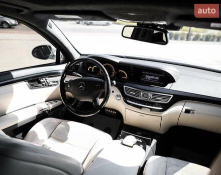 Серый Мерседес С Класс, объемом двигателя 6.2 л и пробегом 177 тыс. км за 15500 $, фото 28 на Automoto.ua